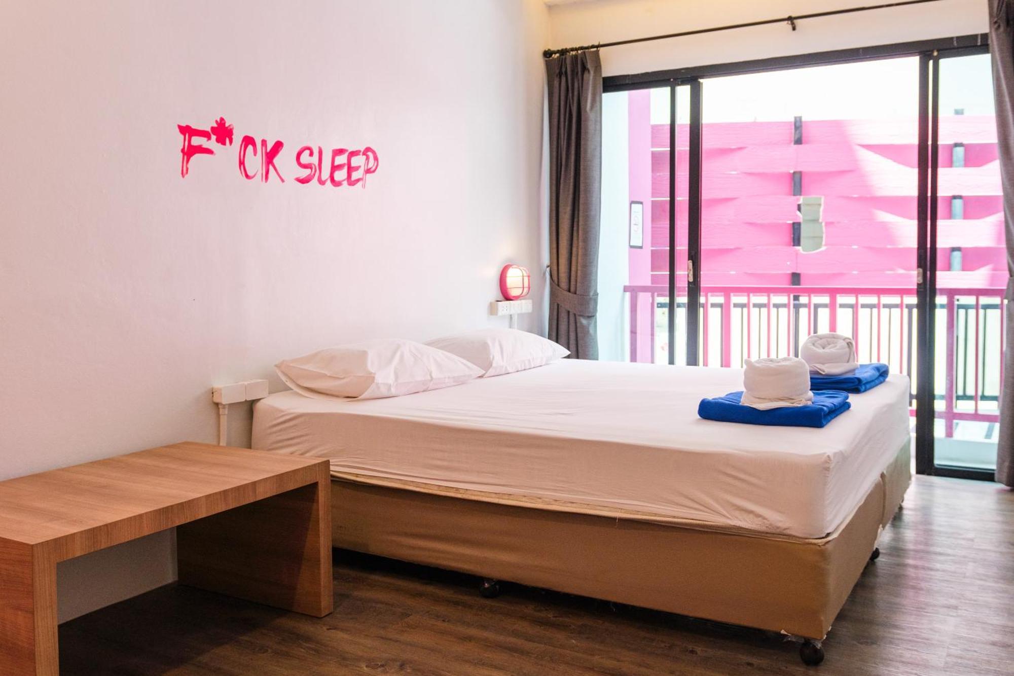 Hostel Slumber Surf Phuket Kata Exteriér fotografie