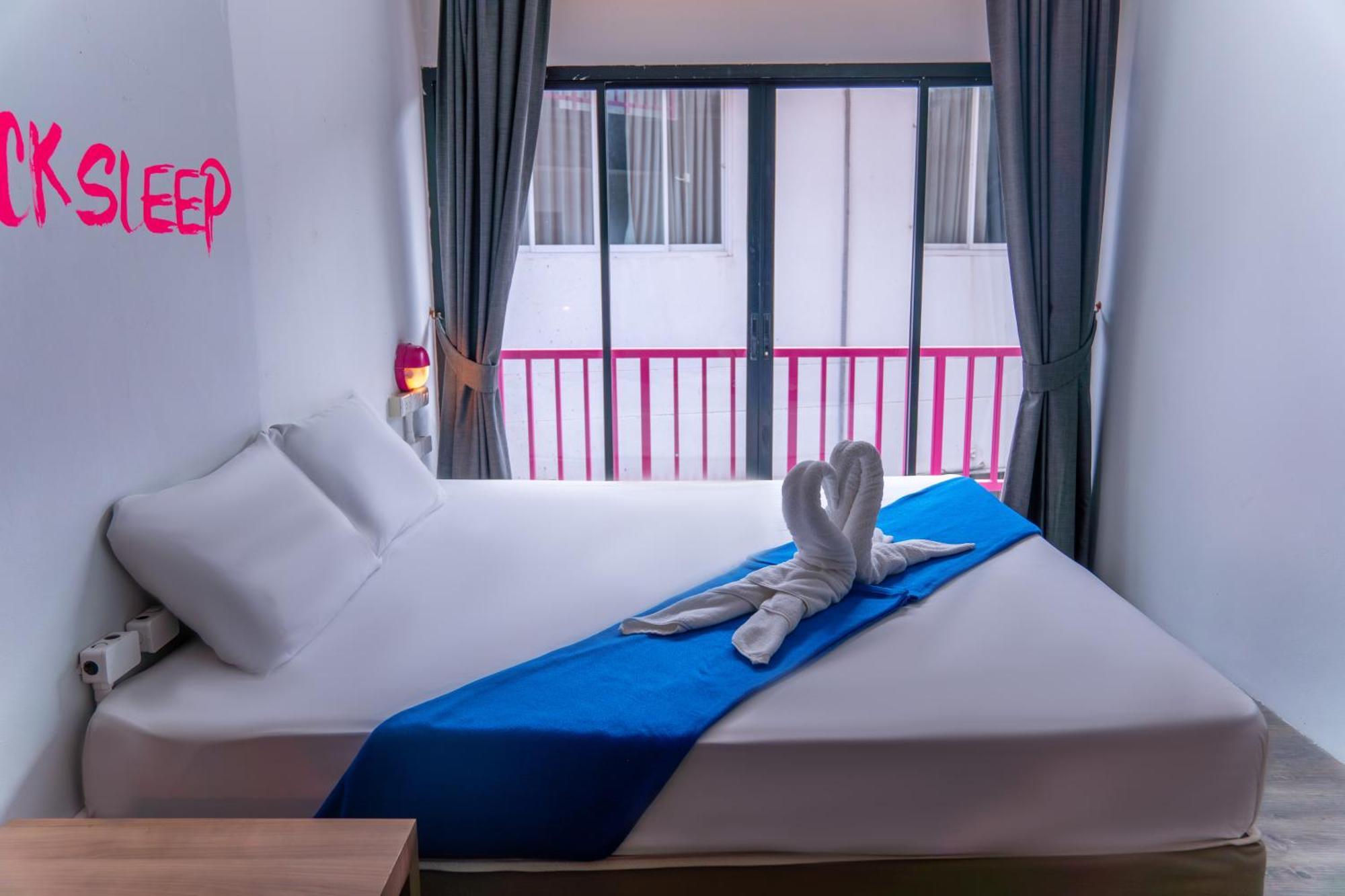 Hostel Slumber Surf Phuket Kata Exteriér fotografie