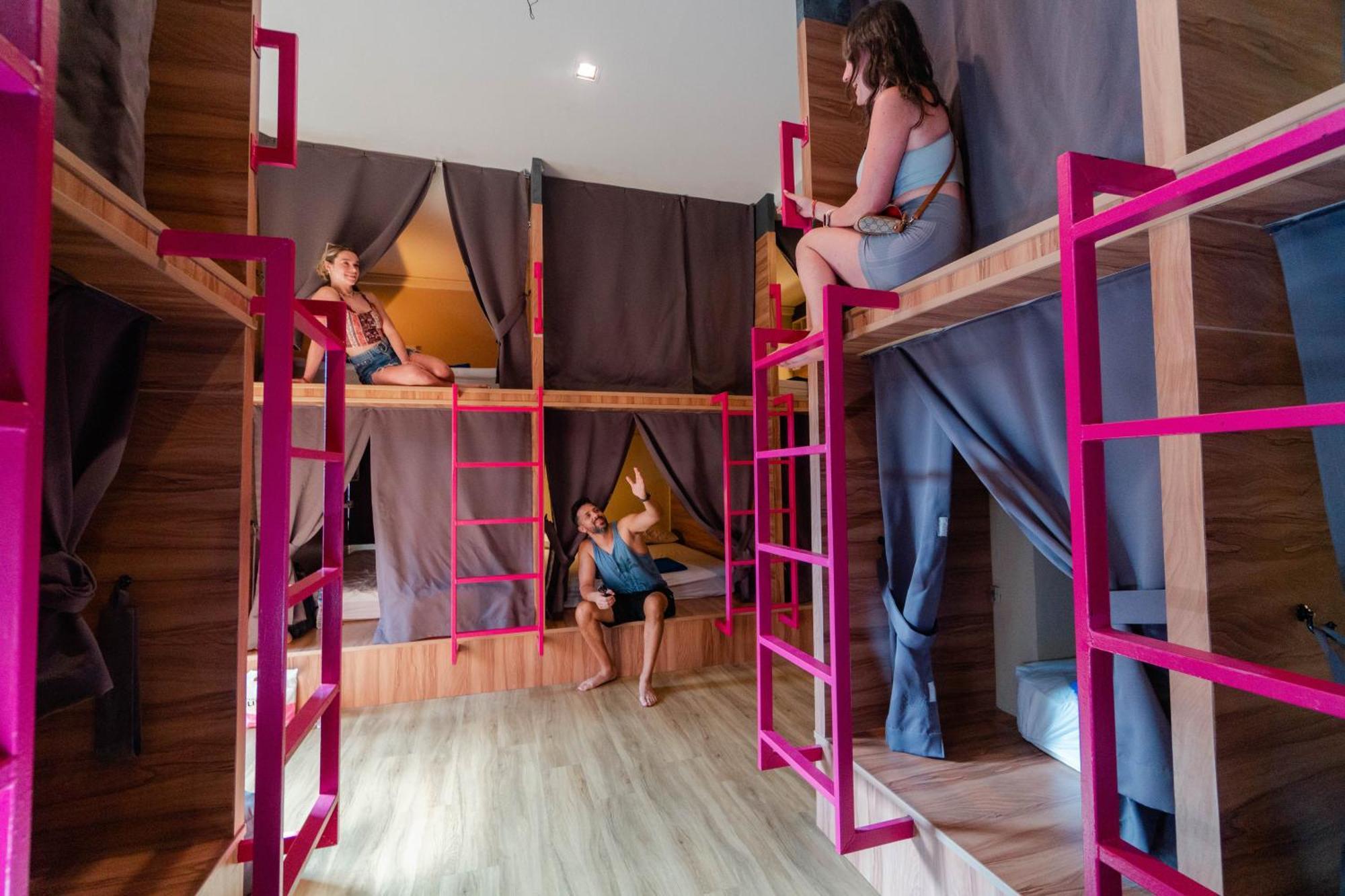 Hostel Slumber Surf Phuket Kata Exteriér fotografie